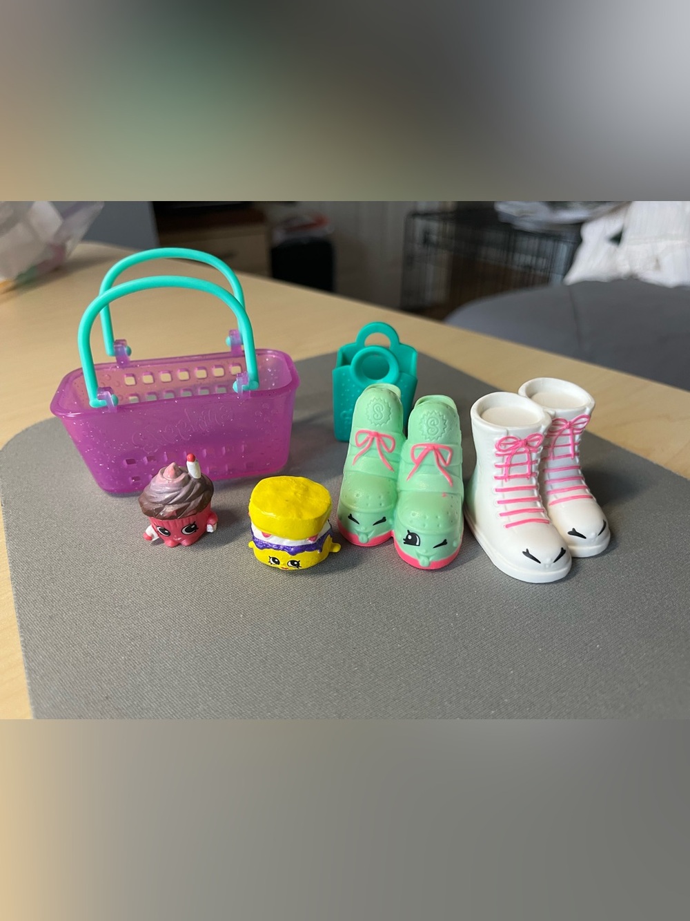A few super cute shopkins fun!!!  Will sell separately upon request.